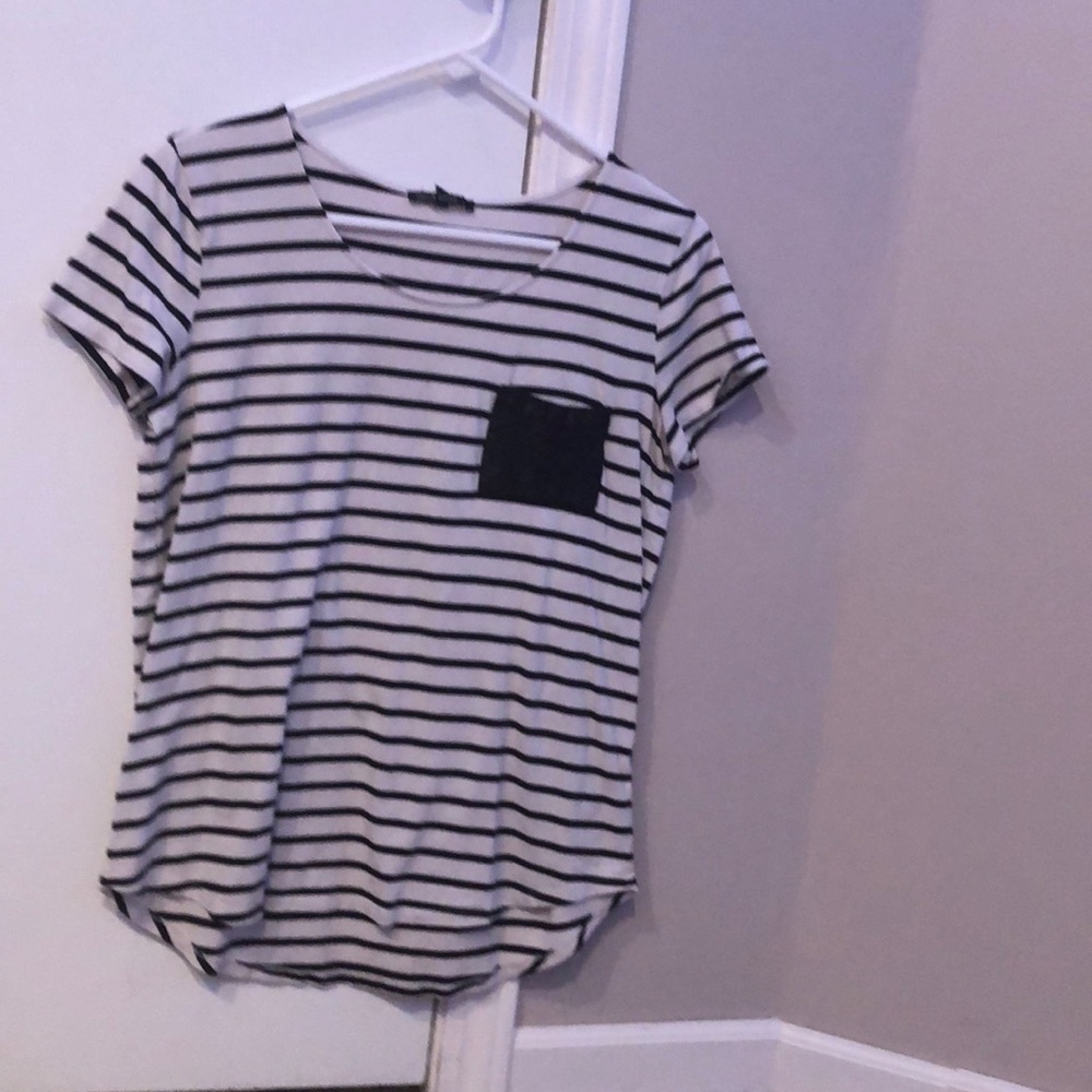 black and white striped t-shirt with black pocket